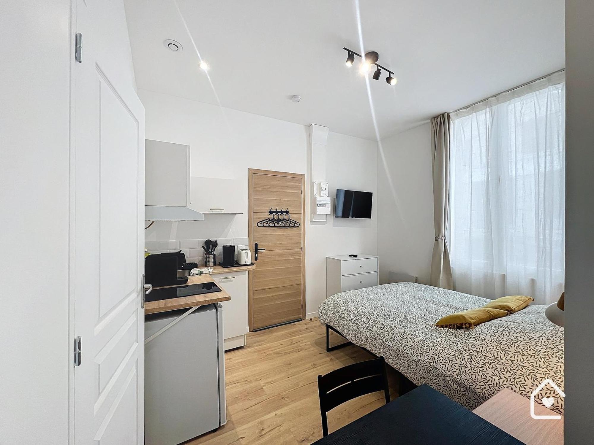 Studios - 1 Min Gare Chatellerault - Entree Autonome - Extérieur photo